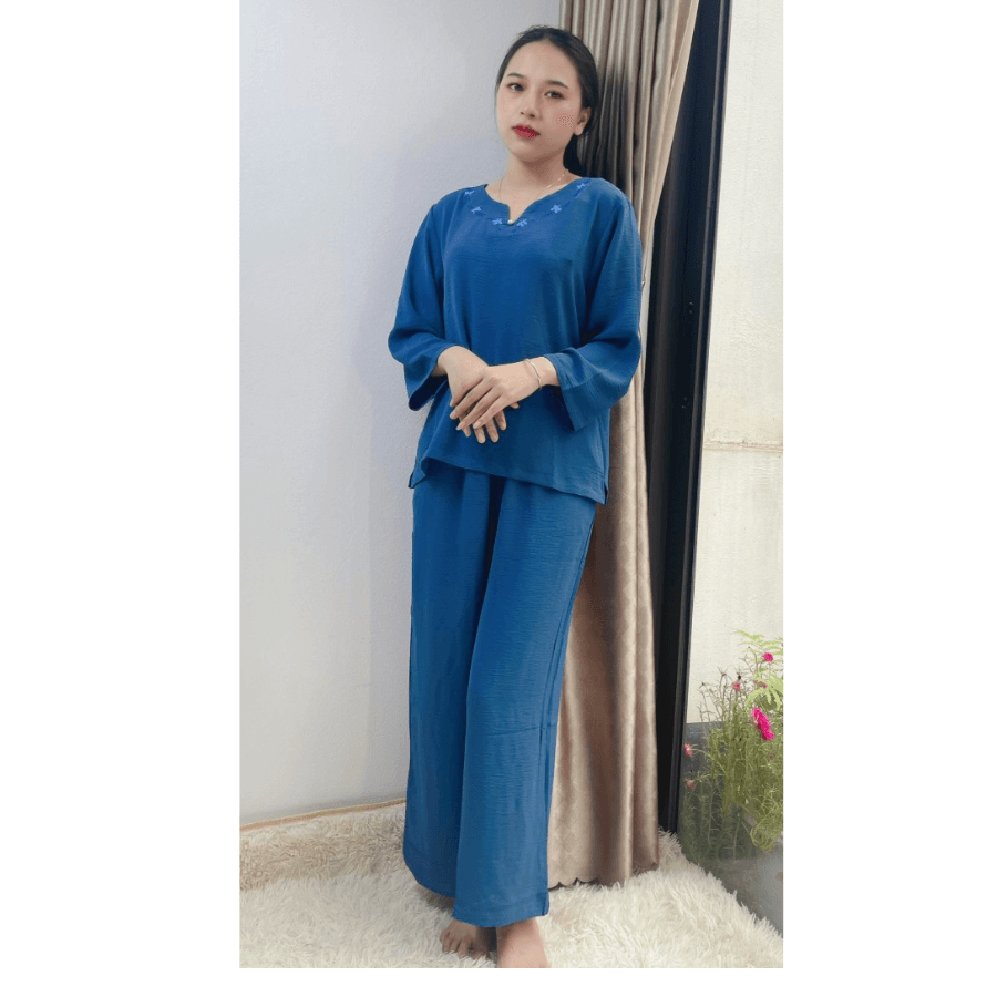 Bộ đũi nhăn trung tuổi thu đông nữ VARIO, cổ cách điệu thêu hoa, tay lỡ quần dài VB22-08 - Ảnh 2