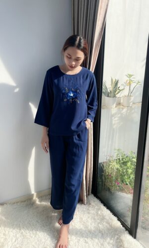 Bộ đũi lụa nữ trung tuổi VARIO cotton họa tiết thêu tinh tế VB22-09