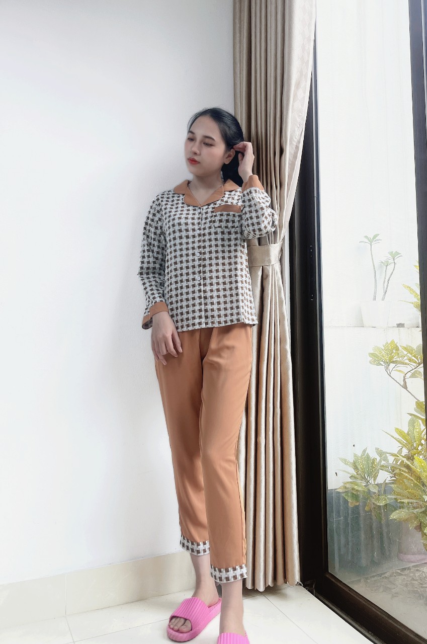Bộ Pyjama lụa mặc nhà in 3D áo dài quần dài phối viền VB23-03 - Ảnh 3