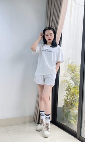 Áo thun nữ cổ tròn VARIO in chữ phong cách hàn quốc, kiểu dáng freesize vải cotton dày thấm hút mồ hôi VT23-06