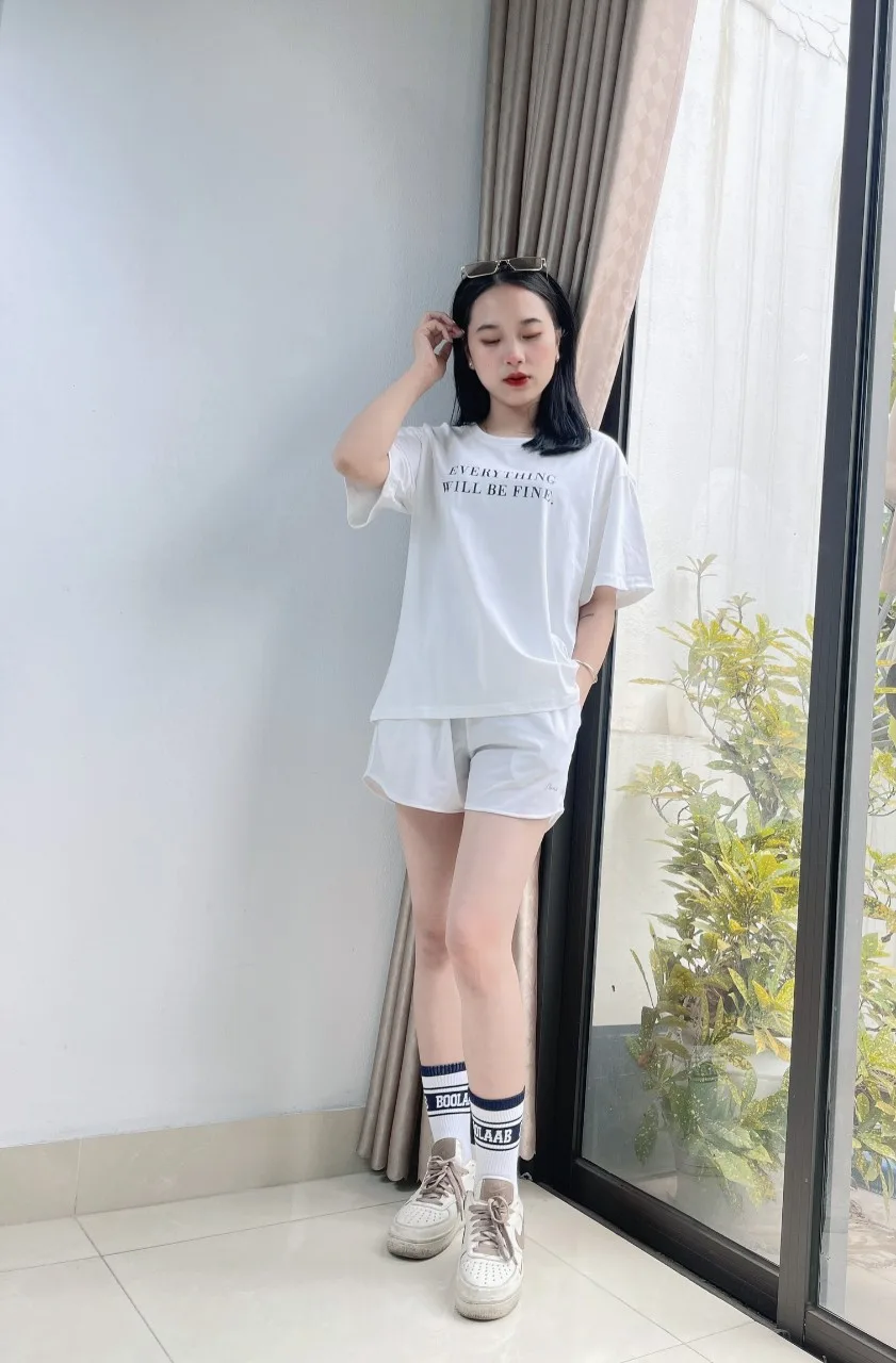 Áo thun nữ  cổ tròn VARIO in chữ phong cách hàn quốc, kiểu dáng freesize vải cotton dày thấm hút mồ hôi VT23-06
