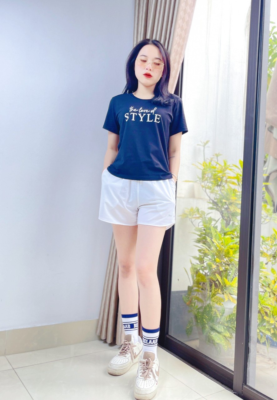 Áo thun nữ cổtròn VARIO, dáng slimfit vải cotton dày in chữ phong cách Hàn Quốc VT23-03 - Ảnh 2