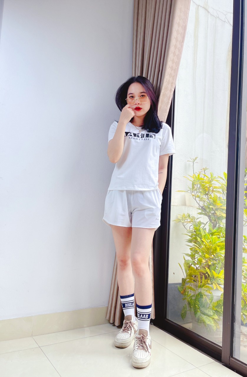 Áo thun nữ cổ tròn VARIO, dáng slimfit vải cotton dày in hình phong cách hàn quốc VT23-04 - Ảnh 2