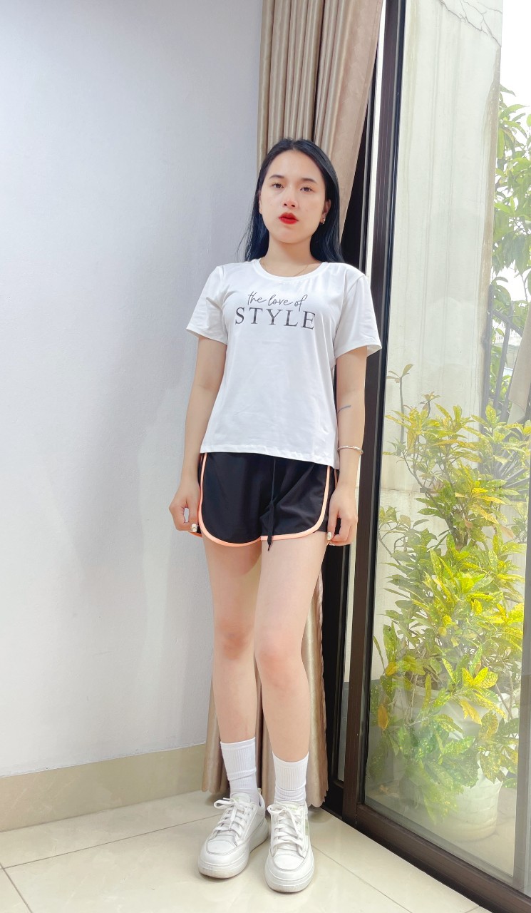 Áo thun nữ cổtròn VARIO, dáng slimfit vải cotton dày in chữ phong cách Hàn Quốc VT23-03 - Ảnh 4