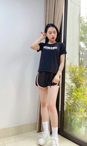 Áo thun nữ cổ tròn VARIO, dáng slimfit vải cotton dày in hình phong cách hàn quốc VT23-04