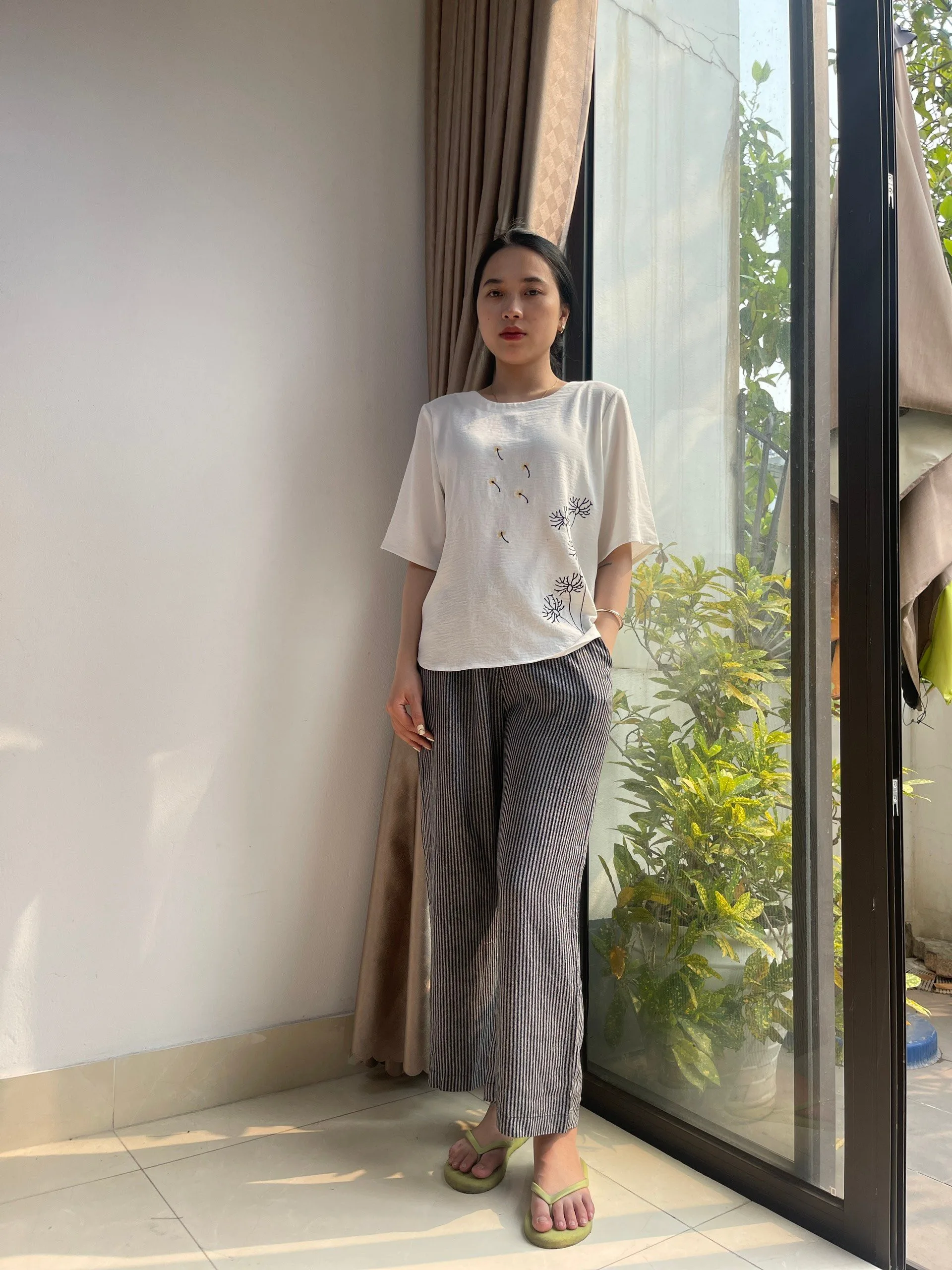 Áo trung niên nữ VARIO vải linen thêu hoa VT23-08 - Ảnh 5